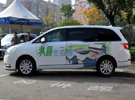 思南户外车贴喷绘如何保持效果?